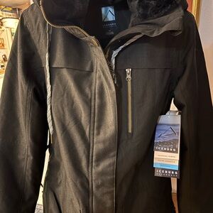 NWT Iceburg Outerwear Black Winter Coat. Women’s Medium